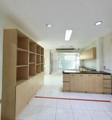 ห้เช่า HOME OFFICE บ้านกลางเมือง แยกรัชดา-ลาดพร้าว ห่างจาก MRT ลาดพร้าว 500 เมตร จดทะเบียนบริษัทได้