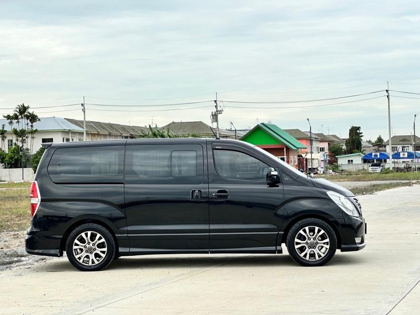 2016 Hyundai h1 2