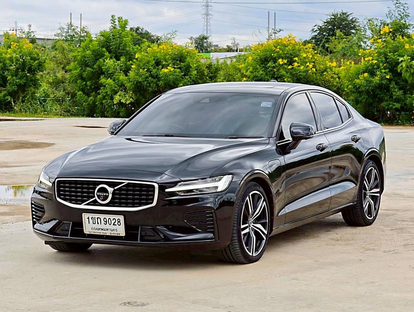 Volvo S60 T8 R-Design AWD 2020 รถสวยใหม่ สมรรถนะเยี่ยม คุ้มเกินราคา