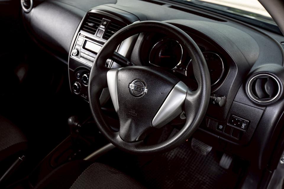 Nissan Almera 1.2E ปี 2017 สีน้ำตาล มือเดียวป้ายแดง เกียร์ออโต้   15