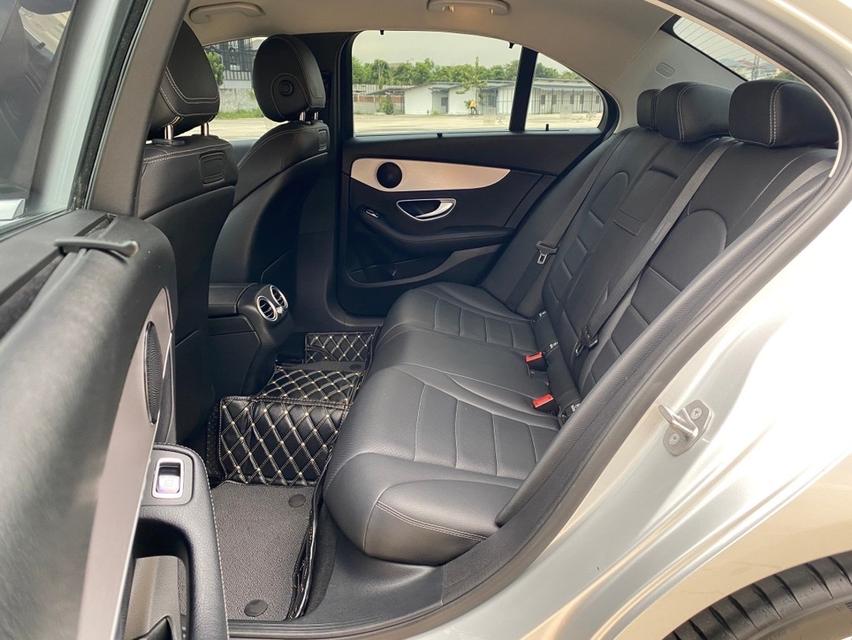 Benz C300e  Avantgarde ปี 2020 รหัส PBG8888 13