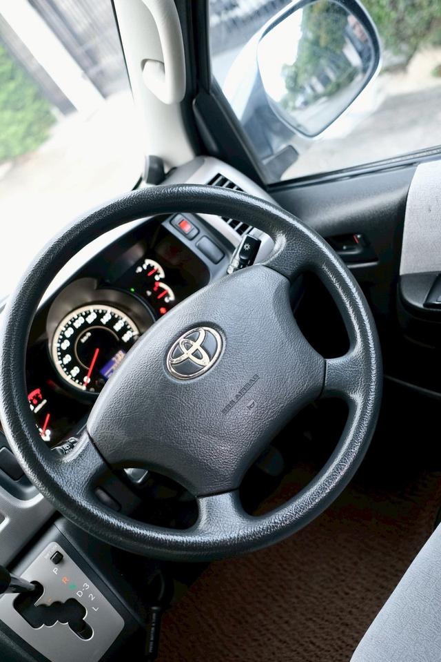 TOYOTA VENTURY 2.7 AUTO ไมล์ 2 แสน 11