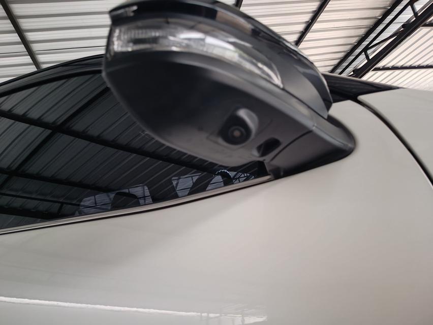  TOYOTA LEGENDER 2.4 V.2WD. ปี 2021  Mile 55,168 km. (1,150,000)  14