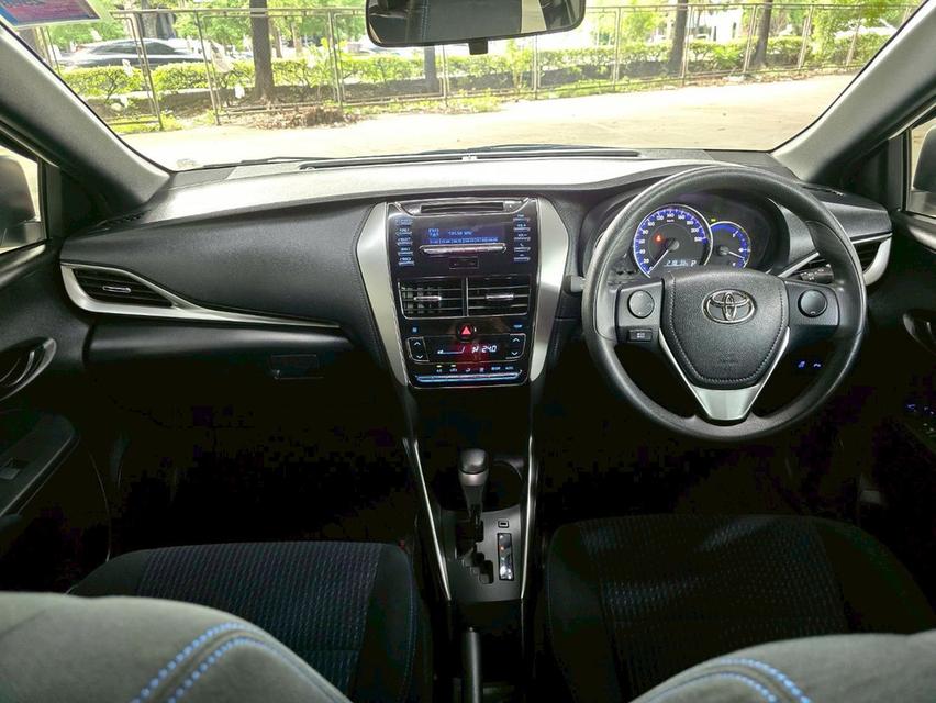 Toyota Yaris 1.2E ปี19 8