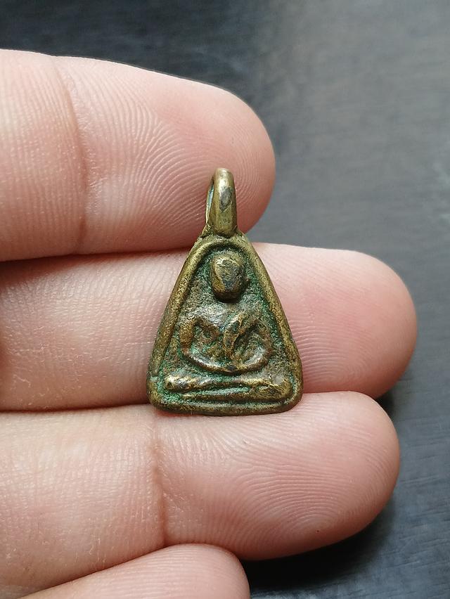 หลวงพ่อเงินพิมพ์จอบเล็ก