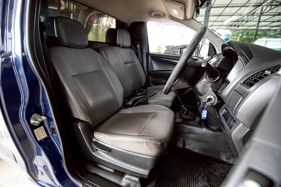 ISUZU D-MAX 1.9 Ddi S SPARK EX ปี 2016 สีน้ำเงิน มือเดียวป้ายแดง 12