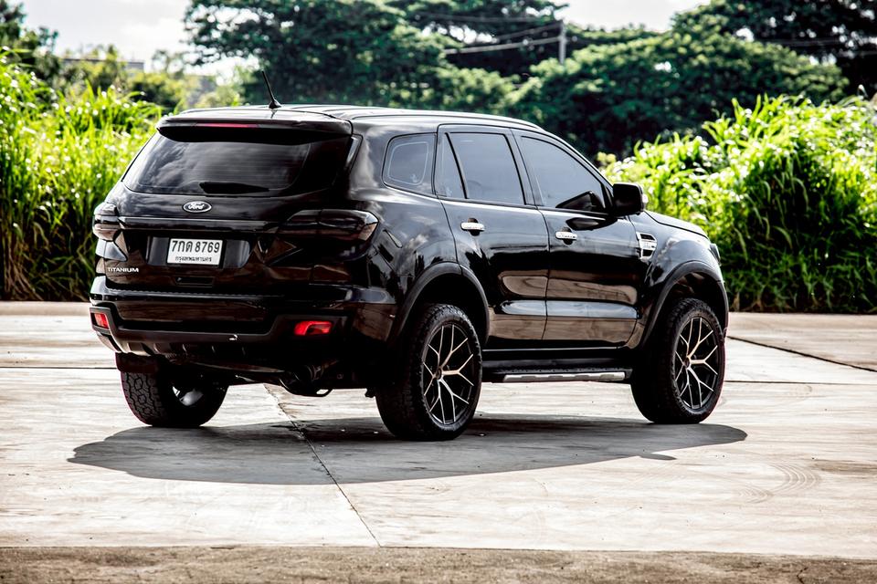 Ford Everest 2.2 Titanium Sunloof ปี 2018 สีดำ มือเดียวป้ายแดง