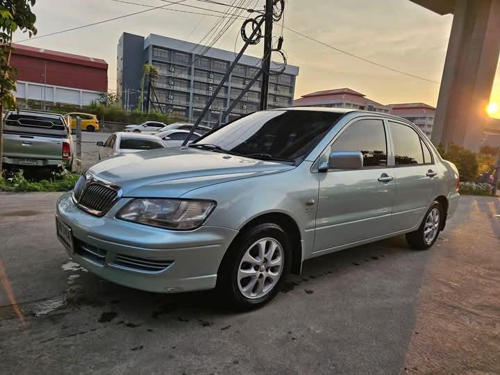 Mitsubishi Lancer สีเทา