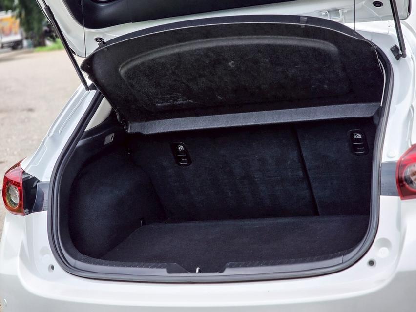 รหัสรถ CBLX610 🚗 MAZDA3 2.0S SPORT ปี 2018