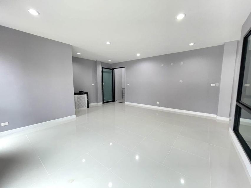 ขายโฮมออฟฟิศ 3 ชั้น พร้อมโกดังสุดกว้าง โครงการ Warehouse ไชน่าทาวน์ ศาลายา 15