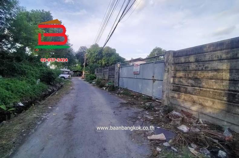 ที่ดินเปล่า เนื้อที่ 1-3-8 ไร่ จันทน์ 43 แยก 18 (ซอยสมาคมตระกูลโต๋ว), ใกล้เซ็นทรัลพระราม 3 ถนนเจริญราษฎร์ แขวงบางโคล่ เขตบางคอแหลม