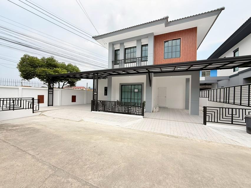 บ้านแฝด คลองสามวา เลียบคลองสอง ซาฟารีเวิลด์  หมู่บ้านพร้อมพัฒน์ 1 นัดชมบ้าน 085-318-6868 คุณวา 1