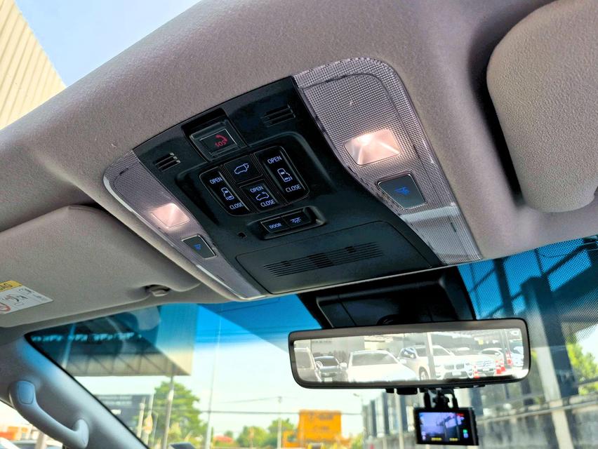 Toyota Alphard 2.5SC ปี22 16