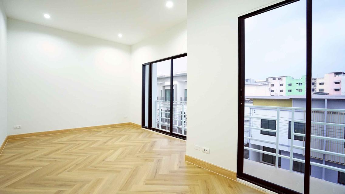 หมู่บ้านแอทไนซ์ วัชรพล-เทพรักษ์ ซ.วัชรพล 9 7