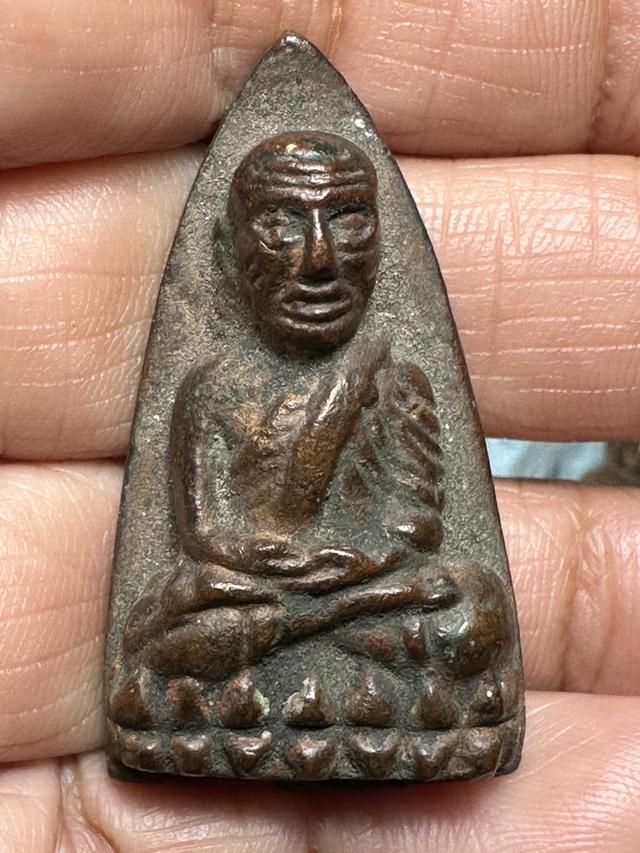 เหรียญหล่อล.ป.ทวด หลังเตารีด