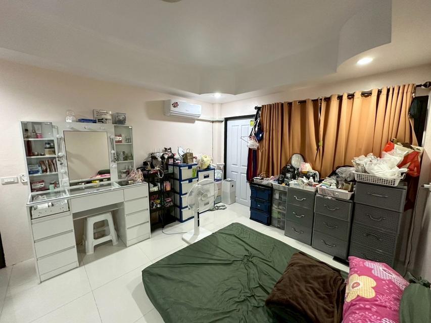 หมู่บ้านสิชล ถนนกาญจนาภิเษก เขตบางแค ทาวน์เฮ้าส์ 3 ชั้น 28 ตร.วา หน้ากว้าง 6 เมตร 4 นอน 3 น้ำ 6