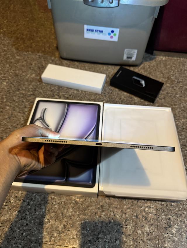 ขายๆๆๆถูกๆๆiPadAir13นิ้ว M2 สีSpace Gray 128กิ๊กWifi Only มีกล่องอีมี่ตรงใช้งานดีทุกๆฟังชั่นสูนTrueทุกๆฟังชั่นรีสโตได้ตลอดไม่มีติดไอคราว Model TH/A ( 4