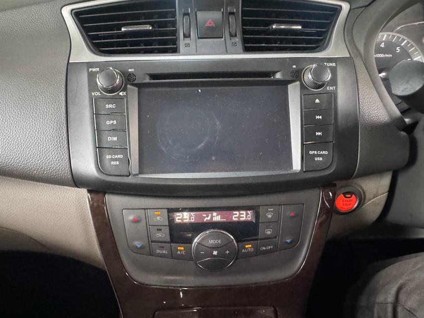 2013 Nissan Sylphy 1.6 V AT รถสวย มือเดียวป้ายแดง รูปที่ 12