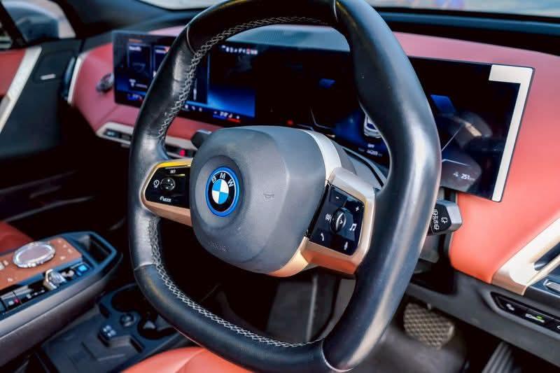 iX xDrive40 SPORT RHD I20 10