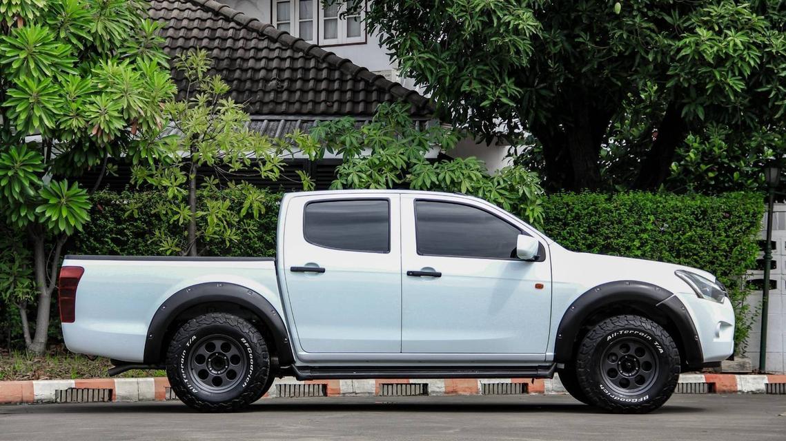 ISUZU DMAX CAB-4 1.9 Ddi S ปี 2018 โฉม CAB-4 ปัจจุบัน เกียร์ ธรรมดา สีขาว ดีเซล ไมล์เพียง 140,804 km. 4