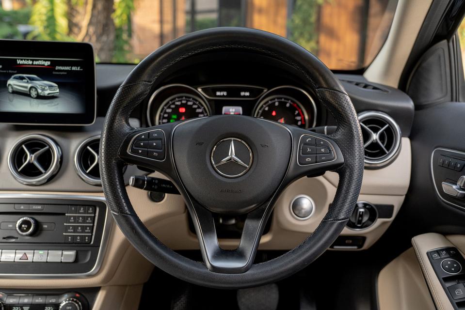Mercedes-Benz GLA200 Dynamic Facelift ปี 2019📌โฉม 𝐅𝐚𝐜𝐞𝐥𝐢𝐟𝐭 ใช้งานน้อย วิ่งเพียง 5 หมื่นโลเท่านั้น⚡️ 4