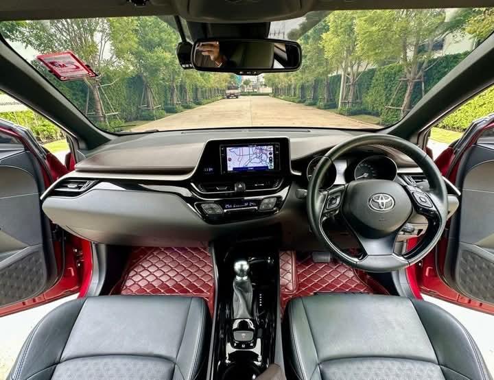 TOYOTA CHR สีแดง ปี 2019 13