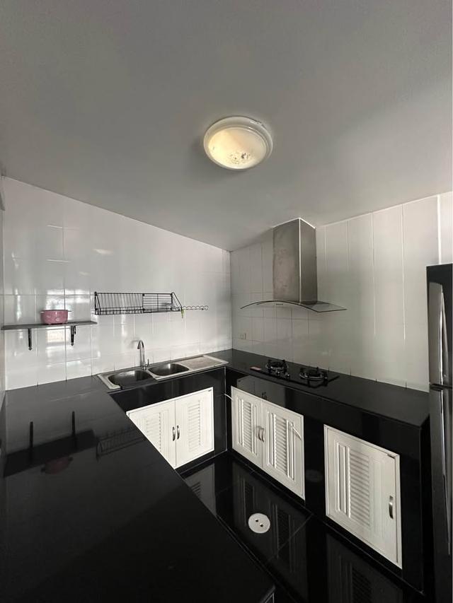 🏡 ทาวน์โฮม 2 ชั้น [3 นอน 2 น้ำ] พื้นที่กว้าง 34.2 ตร.ว. ทำเลดอนจั่น ใกล้บิ๊กซีเพียง 1 กม. Spacious Townhome for Rent [3 Beds 2 Baths] - 34.2 sq.w. 3