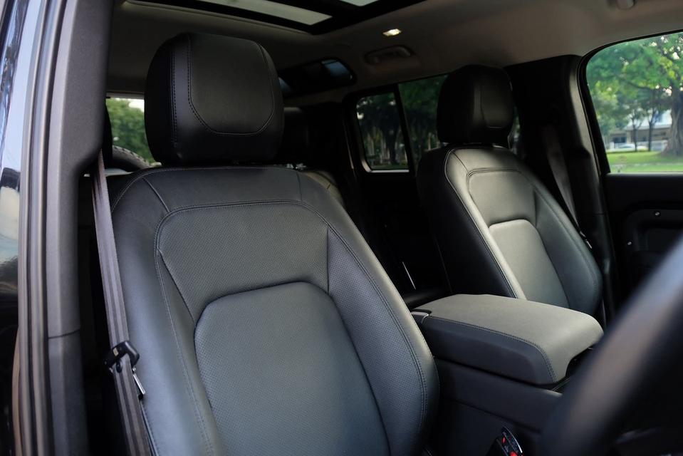 Defender (110) P400e 16