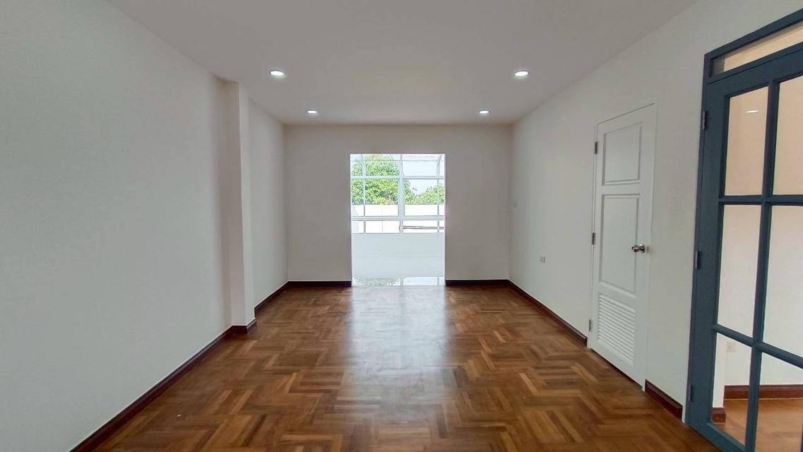 ขายบ้านเดี่ยวรีโนเวทใหม่ตกแต่งบิวอิ้นพร้อมอยู่ ติดรถไฟฟ้า 2 สาย เพียง 150 ม. ราคา 6.5 ล้าน 12