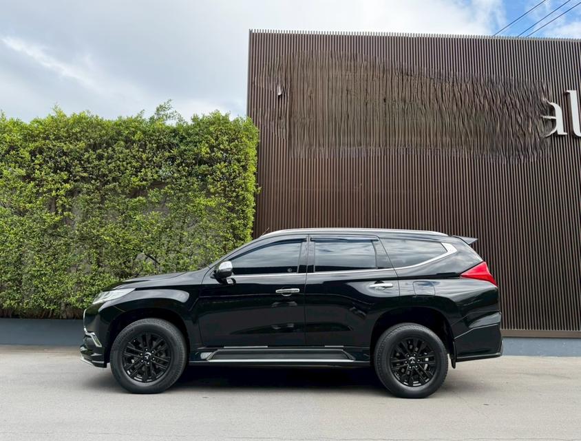 Mitsubishi Pajero 2.4GT ปี17