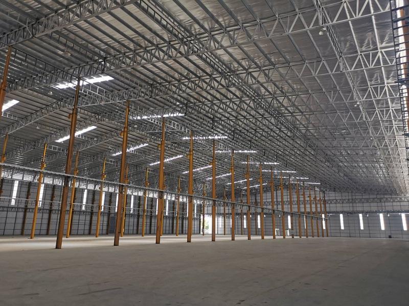 #ให้เช่าโกดัง/โรงงานสร้างใหม่อำเภอหนองใหญ่ จ.ชลบุรี ขนาด 4,492 ตร.ม. ขอรง.4 ได้ มีรั้วรอบขอบชิด ความสูงเพดาน 18 เมตร พื้นรองรับน้ำหนัก 10 ตัน/ตรม. 1