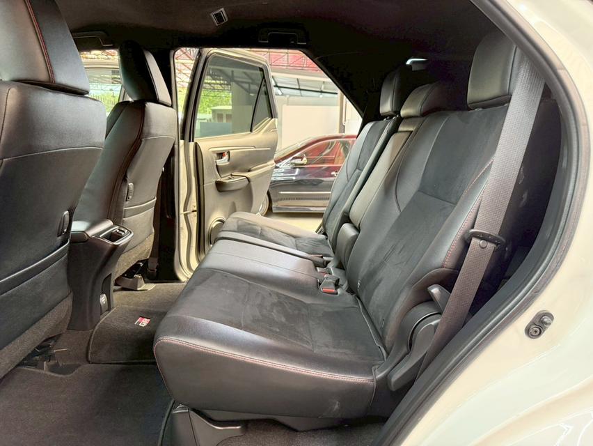 TOYOTA FORTUNER 2.8 GR Sport (Black Top) ปี 2022 รูปที่ 14