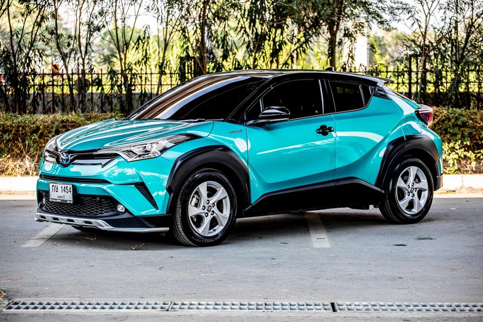 Toyota CHR 1.8 HV HI ปี 2018 สีเขียว มือเดียวป้ายแดง 8