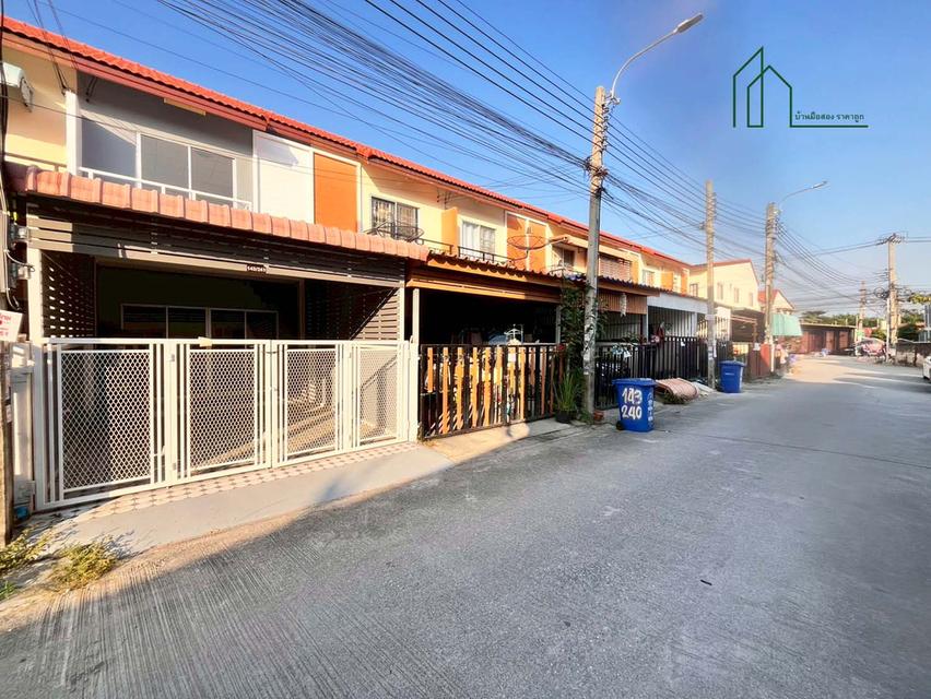 ทาวน์เฮ้าส์ 2 ชั้น หมู่บ้านชายคลอง รีโนเวทพร้อมอยู่ 2
