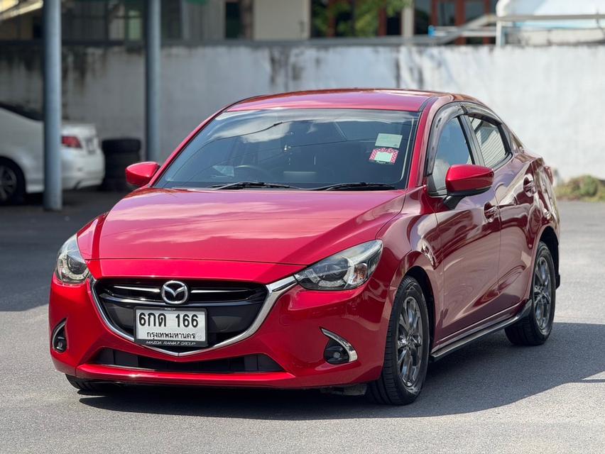 MAZDA 2 SKYACTIVE 4dr High Plus top Auto 6sp FWD 1.3i (เบนซิน) Mnc  ปี 17สีแดง เกียรออโต้ 