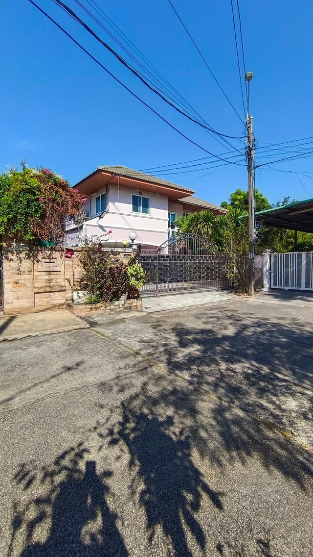 ขายบ้านเดี่ยวหมู่บ้านทองสถิตย์เรียบด่วนรามอินทรา แขวงจระเข้บัวเขตลาดพร้าว กทม. พื้นที่127 ตรว. 1