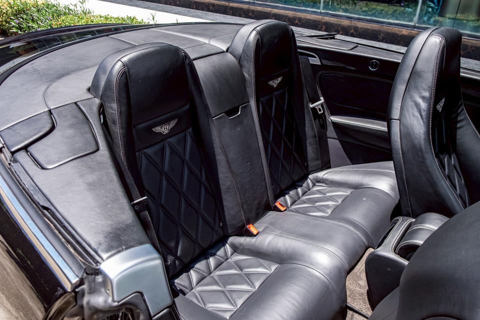 Bentley Continental GTC Speed 2010 สีดำ รถแท้นำเข้าแบบ 32 เล่มลงตรงรุ่น gtc รูปที่ 14
