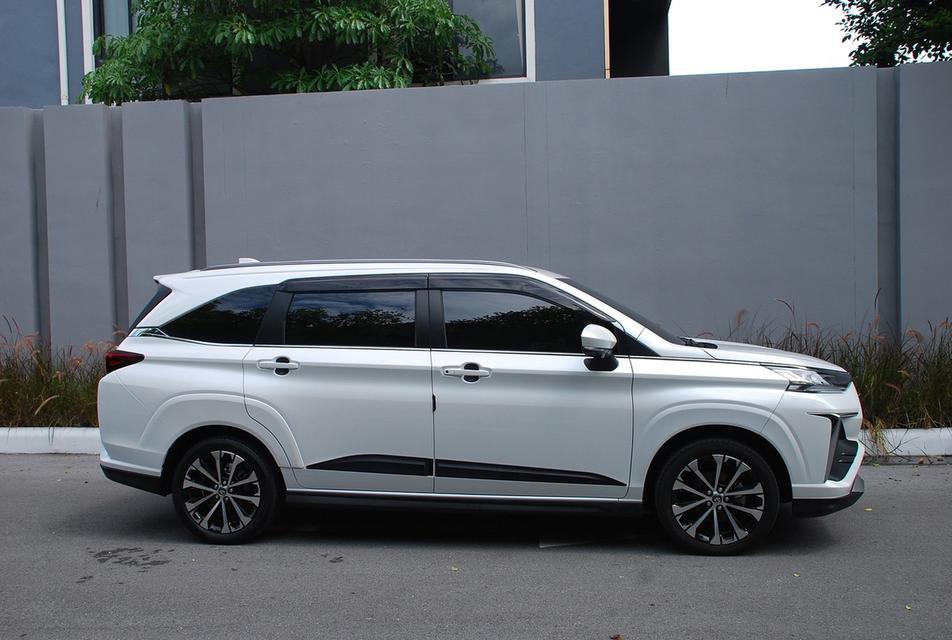 2022 Toyota Veloz Premium 1.5 รุ่นTOP สุด รถบ้าน เข้าศูนย์ตลอด 12