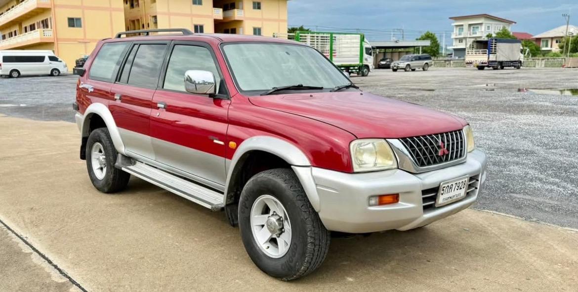 Mitsubishi Strada G Wagon สีแดง 5