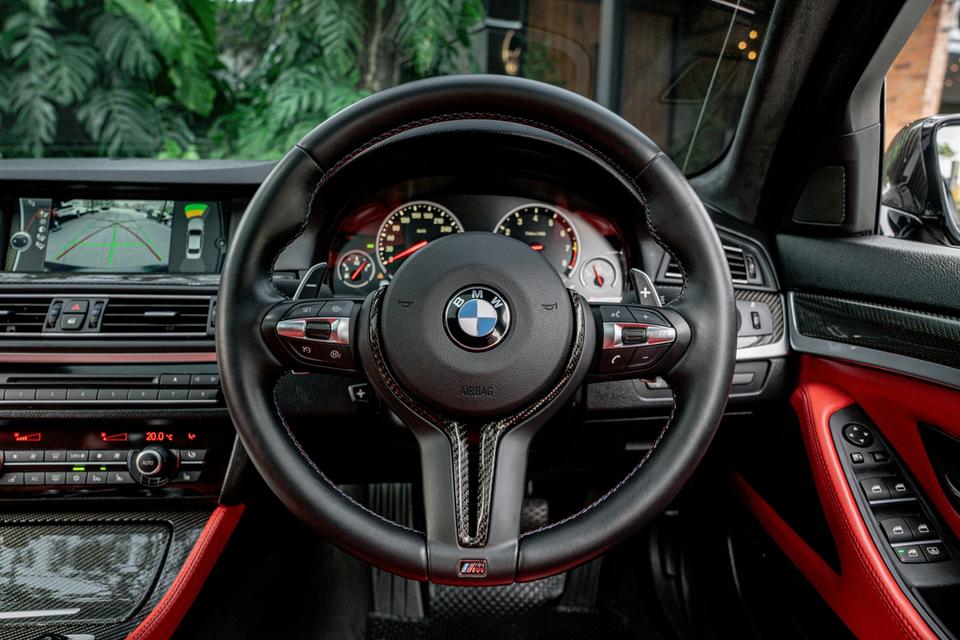 BMW M5 V8 M Sport รุ่น F10 ปี 2011 📌𝗕𝗠𝗪 𝗠𝟱 🌠 Rock Star ของแท้! มาพร้อมของแต่งระดับ 𝗧𝗢𝗣 4