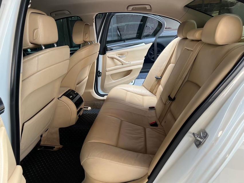 BMW 523i 2.5 F10 Sedan 12