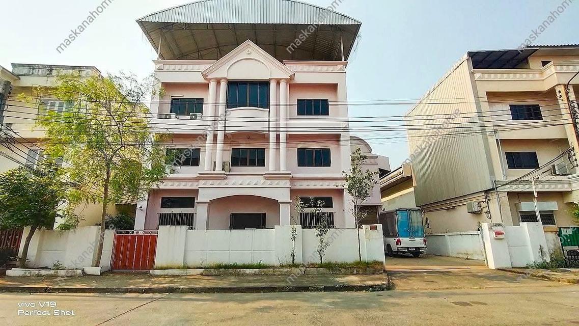 โกดังให้เช่า1000ตรม.  บางบัวทอง 1