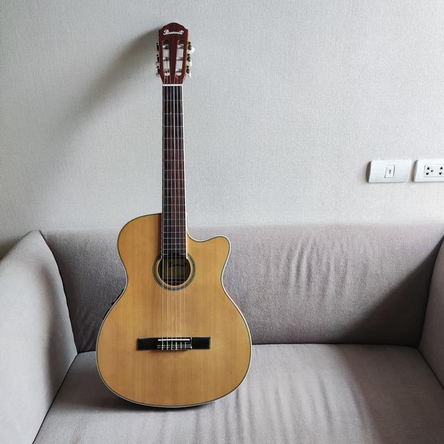 กีต้าร์คลาสสิคไฟฟ้าลำตัวบาง Paramount C551BCEQN