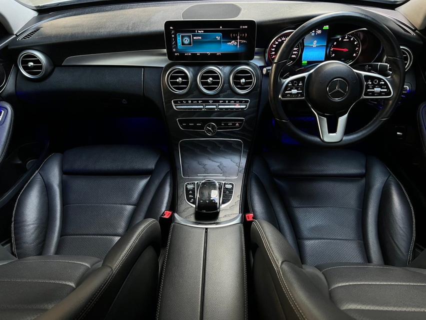 Mercedes-Benz C300 2.0e Avantgarde Sedan 10