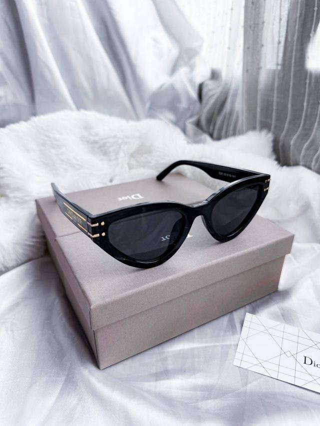แว่นกันแดดDior 7