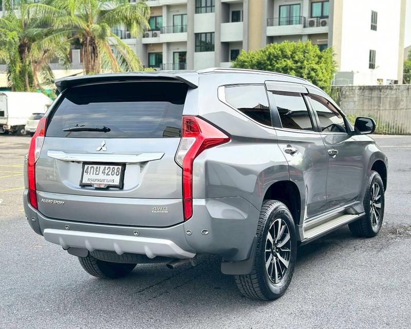Mitsubishi Pajero Sport 2.4GT Premium Auto 4x4 สีเทา ปี 2015 6