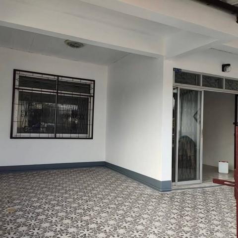เช่าบ้านทาวน์เฮ้าส์ ( บ้านสวย รีโนเวทเต็ม) 3 ห้องนอน 2 ห้องน้ำ 1 ห้องครัว