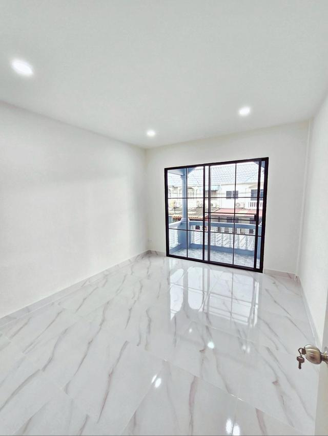 หมู่บ้านอยู่เจริญ4 ซ.1  [ ต.ลาดสวาย อ.ลำลูกกา จ.ปทุมธานี ] 10