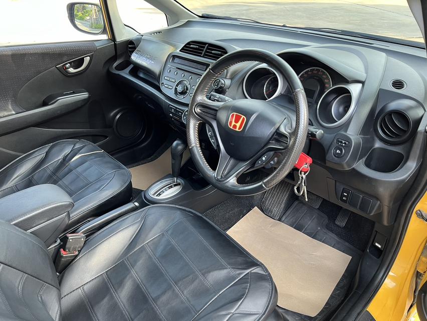 Honda JAZZ GE ออโต้ ปี08 รถบ้านจัดทรง 13