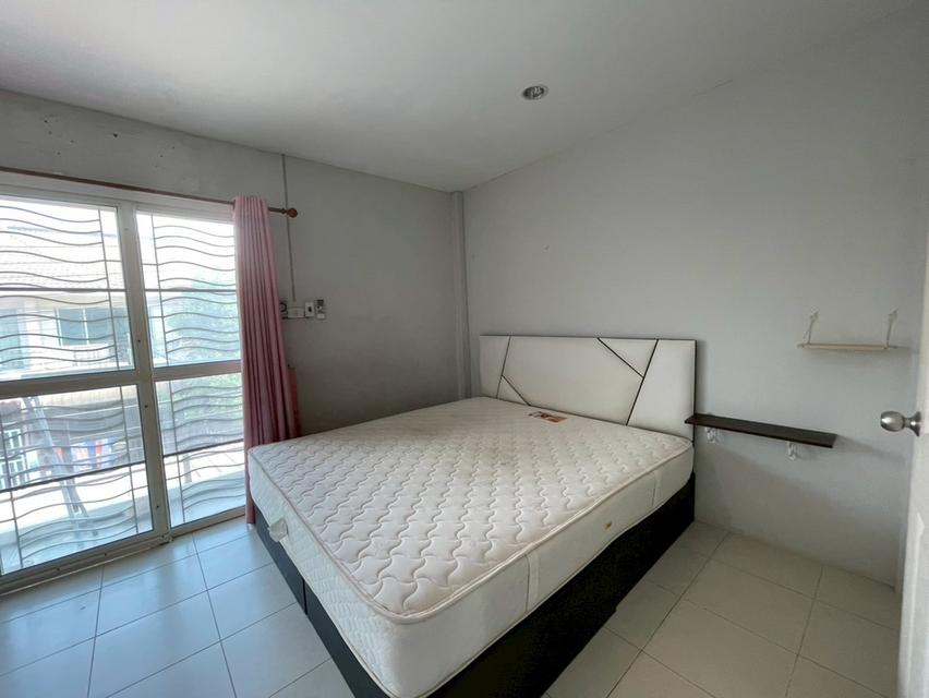 หมู่บ้านสุขสำราญ ลีฟวิ่ง (ประชาอุทิศ 90) ถนน รพช.ประชาอุทิศ ต.คลองบ้านสวน อ.พระสมุทรเจดีย์ จ.สมุทรปราการ 16